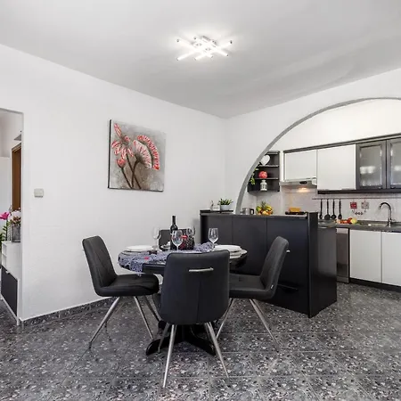 Summer Oasis Dobrinj