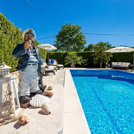 Summer Oasis *