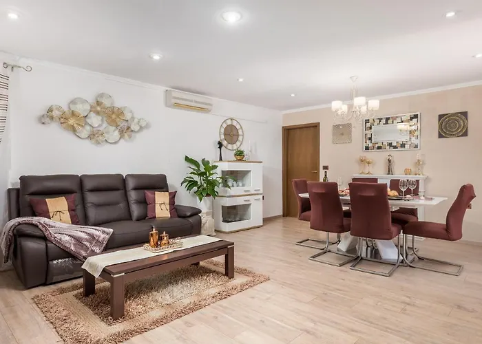 Summer Oasis * Dobrinj