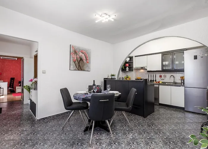 Summer Oasis Dobrinj