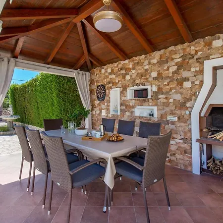 Summer Oasis * Dobrinj